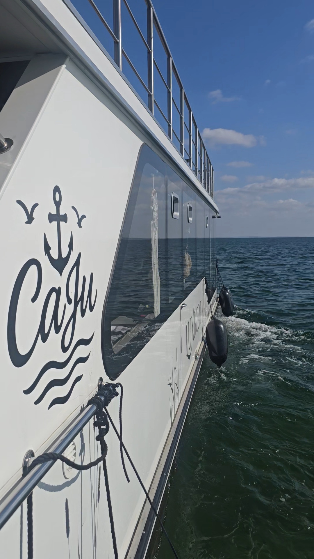 Braucht man einen Führerschein für Luxboot CaJu?